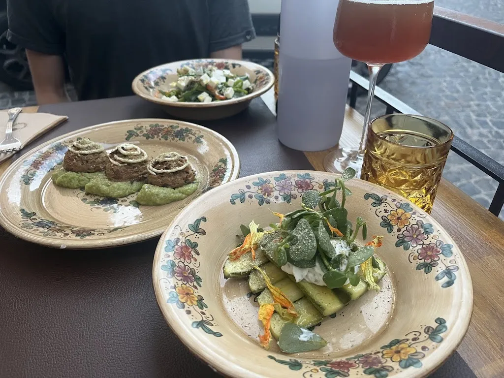 Ayaka_Erbacce Lab - cucina e dispensa selvatica_Bracciano_review