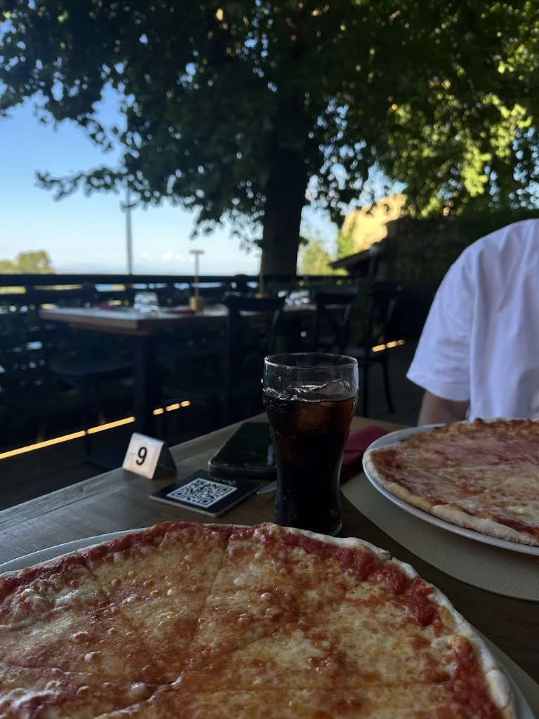 Zuza Glodziak_Striscia la Pizza_Bracciano_review