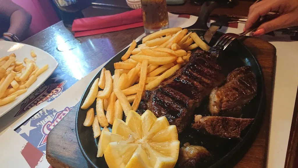 Vytautas “Vytas” Aksomaitis_Crazy Bull Cafe'_Bracciano_review