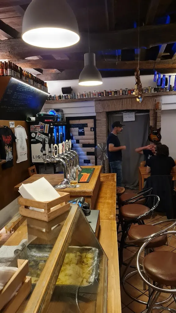 Bottega Birraia e Vinaia restaurant in Bracciano