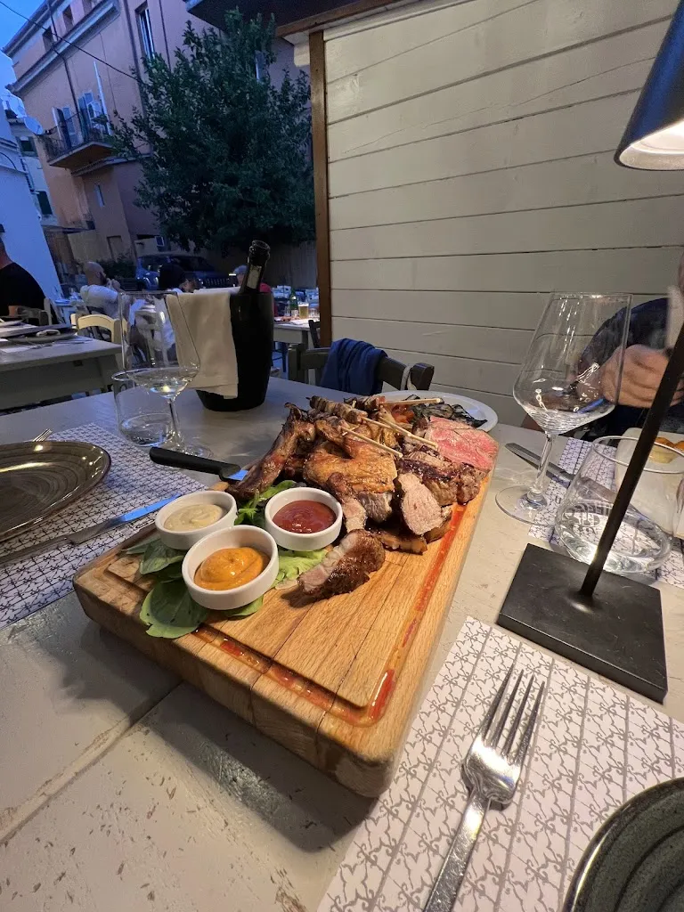 Lorenzo Abussi_Officina del Gusto Vino Cucina Pizza_Bracciano_review