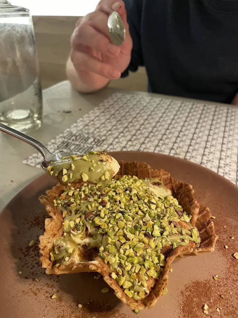 Kathryn Cuppage_Officina del Gusto Vino Cucina Pizza_Bracciano_review