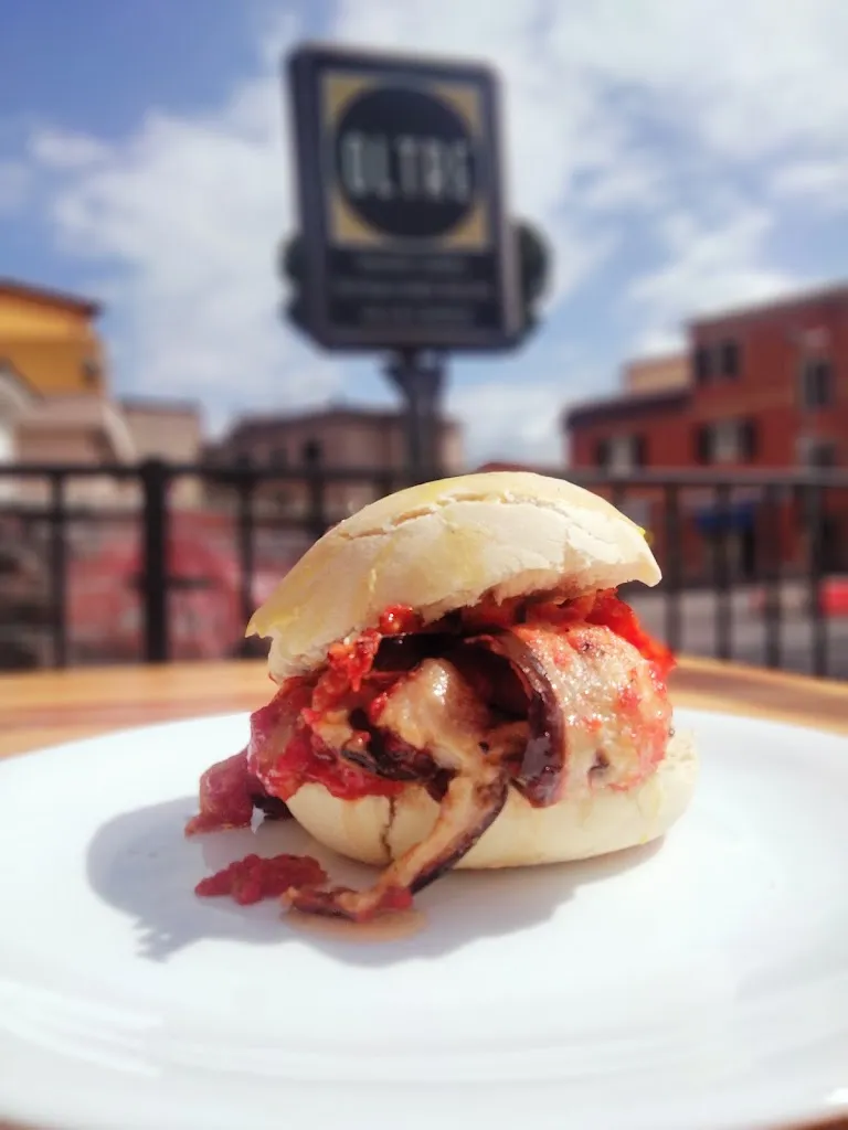 OLTRE Trattoria Moderna_Capena_slider_image_2