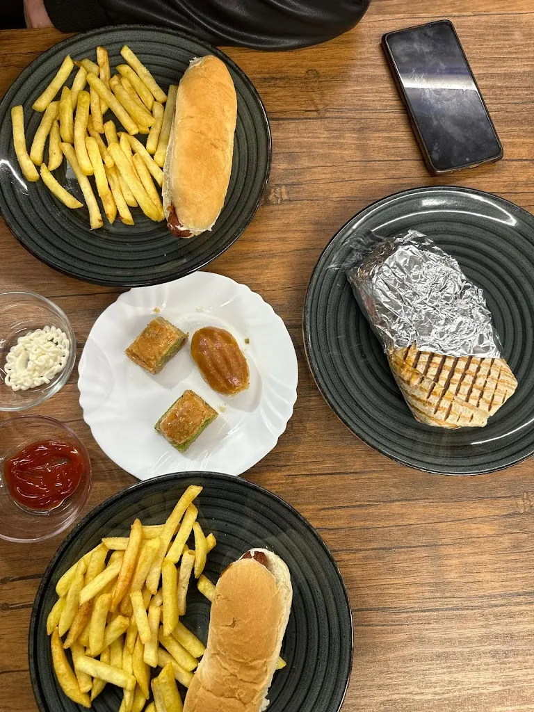 Idraulico_1 tubo_I Portici_Capranica_recensione