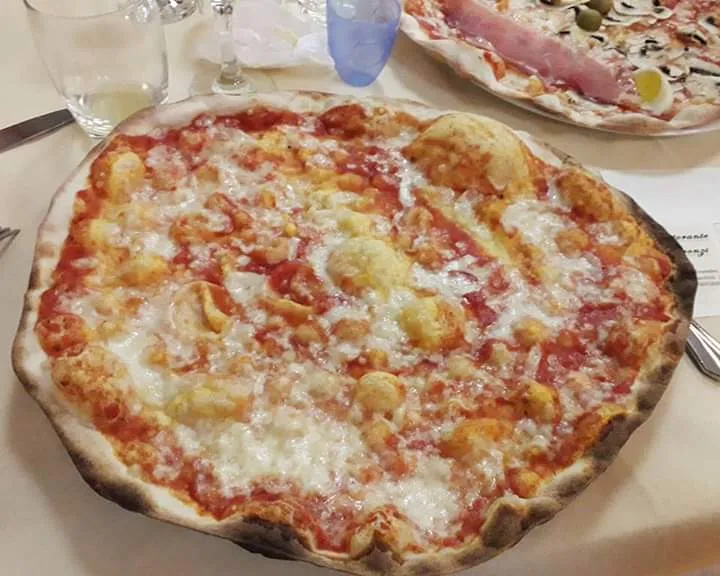 Petronzi Franco restaurant in Carchitti