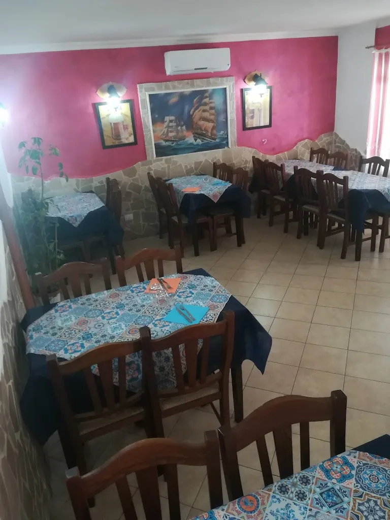 Pizzeria I Velieri restaurant in Carchitti