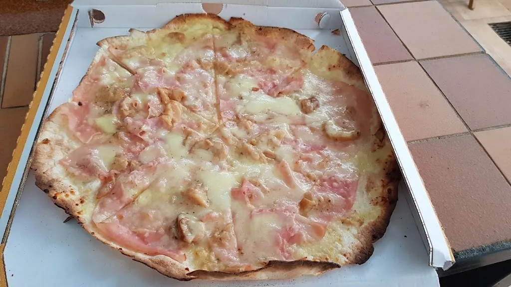 Laura S_Pizza Dall'Americano Di Malgorzata Elzbieta_Caprarola_review