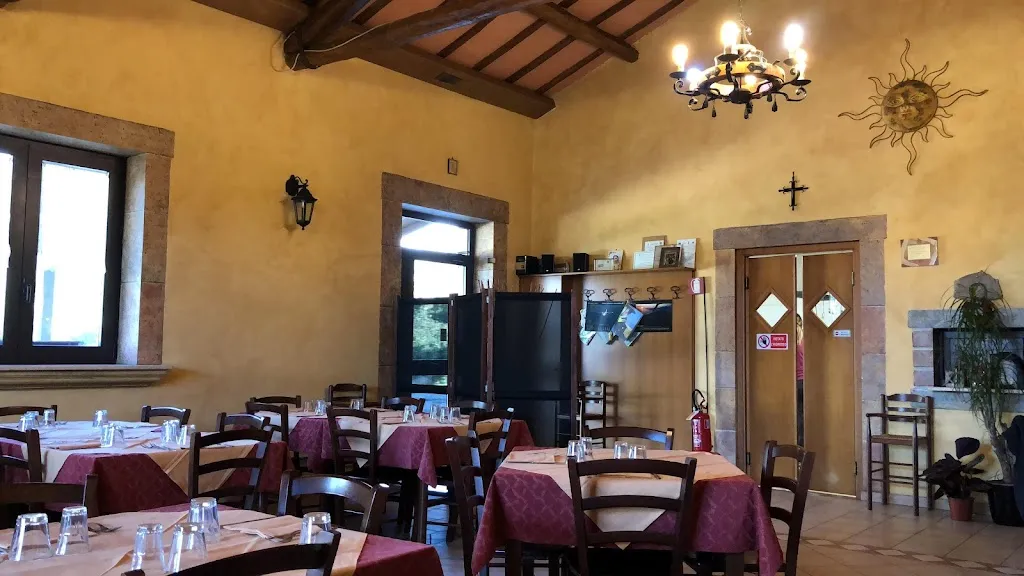 Agriturismo AL FONTANILE restaurant in Casalazzara