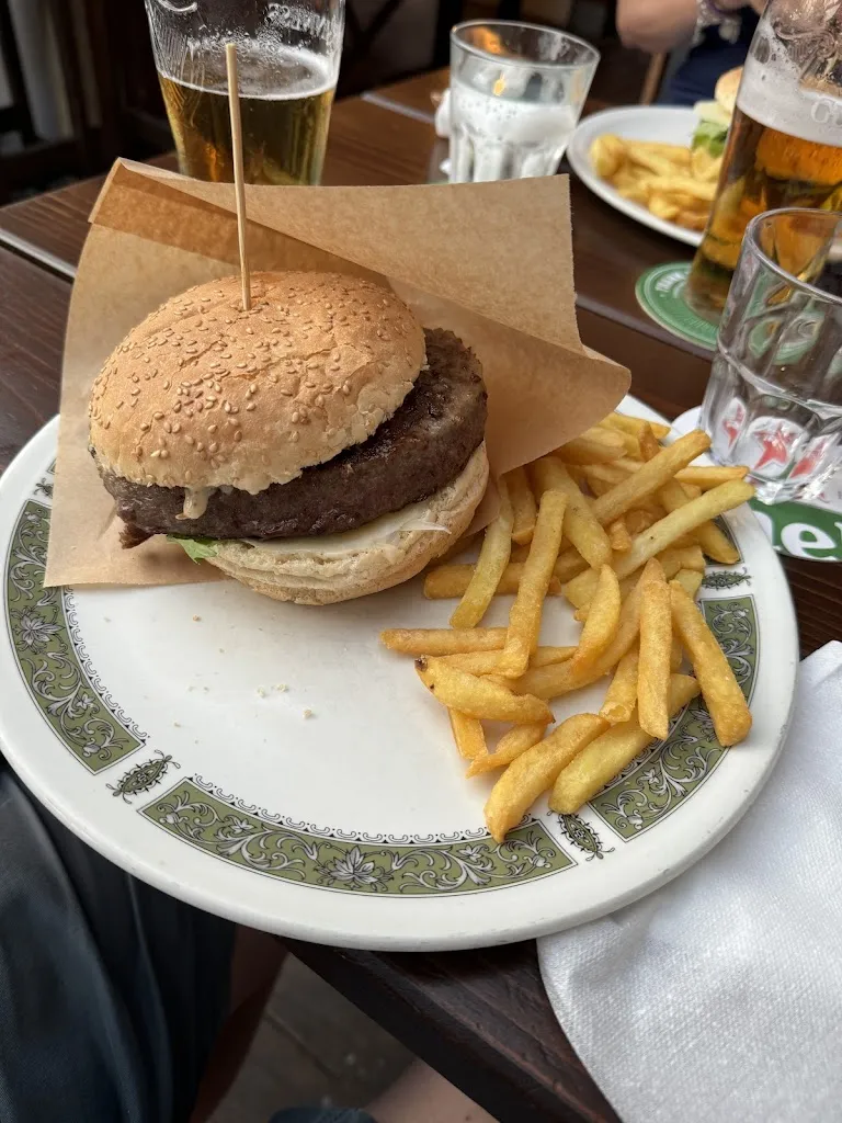 Stephen Perugi_Johnnie Fox's Marina di Carrara_Carrara-Pontenuovo_recensione