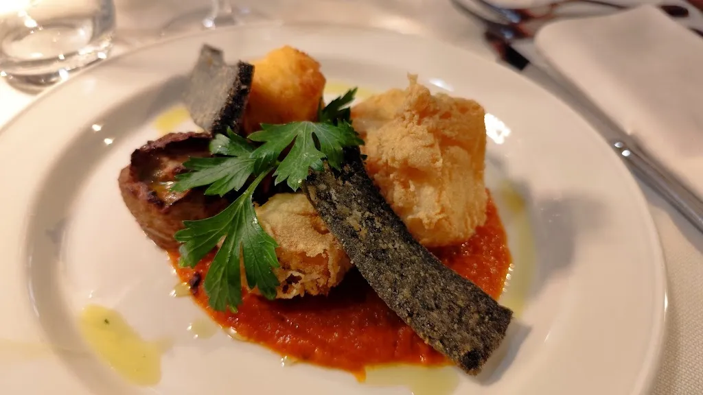 Johnnie Fox's Marina di Carrara_Carrara-Pontenuovo_slider_image_3