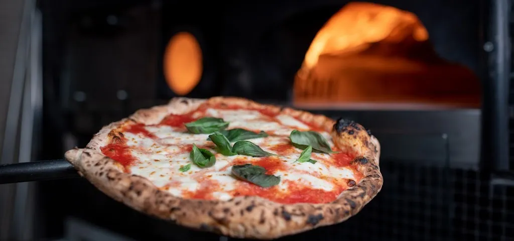 Fonzie Pizza - Pontenuovo & Latina Scalo_Carrara-Pontenuovo_slider_image_2