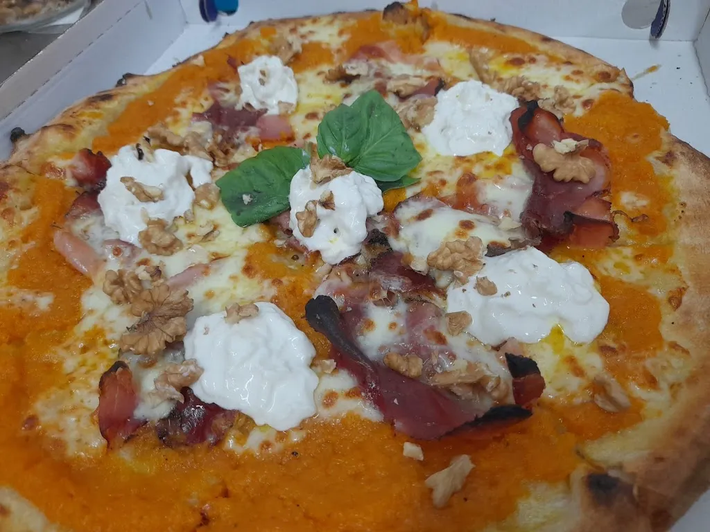 Fonzie Pizza - Pontenuovo & Latina Scalo_Carrara-Pontenuovo_slider_image_3