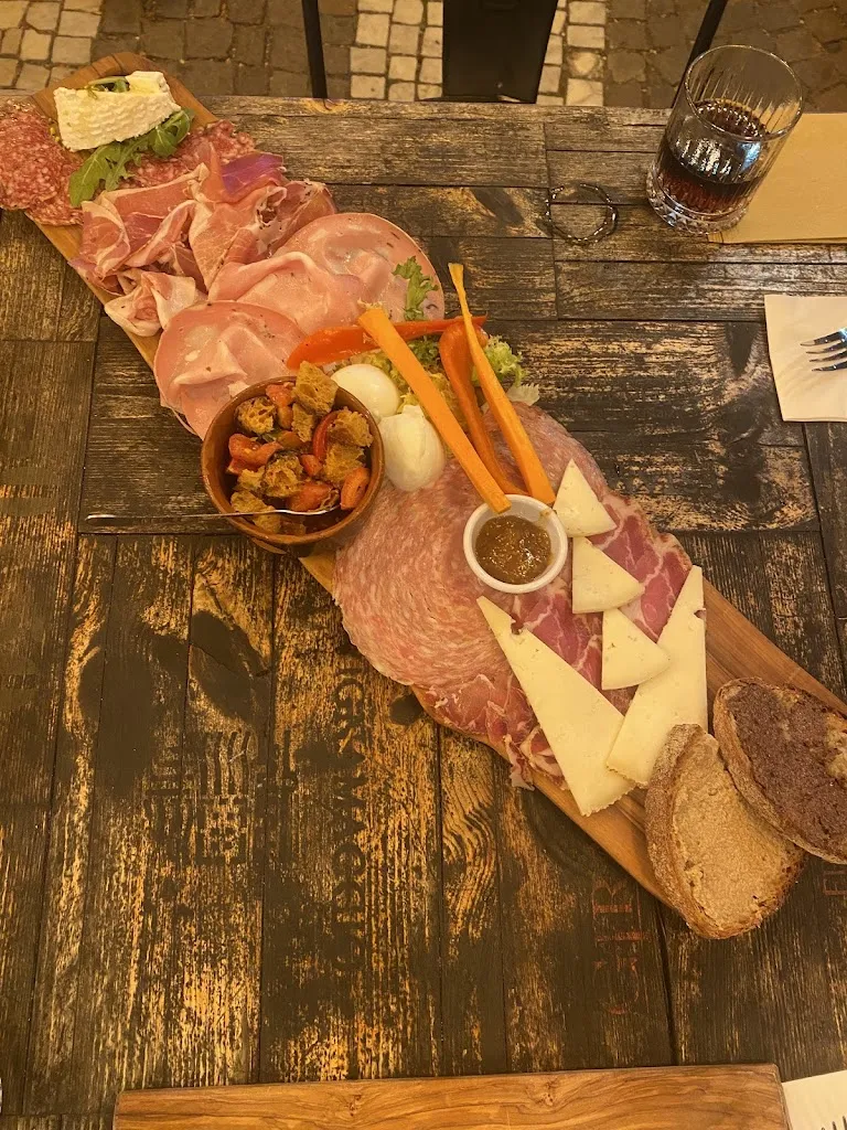 Eva Marin Bezemer_Il Tagliere Toscano palocco_Casal Palocco_review