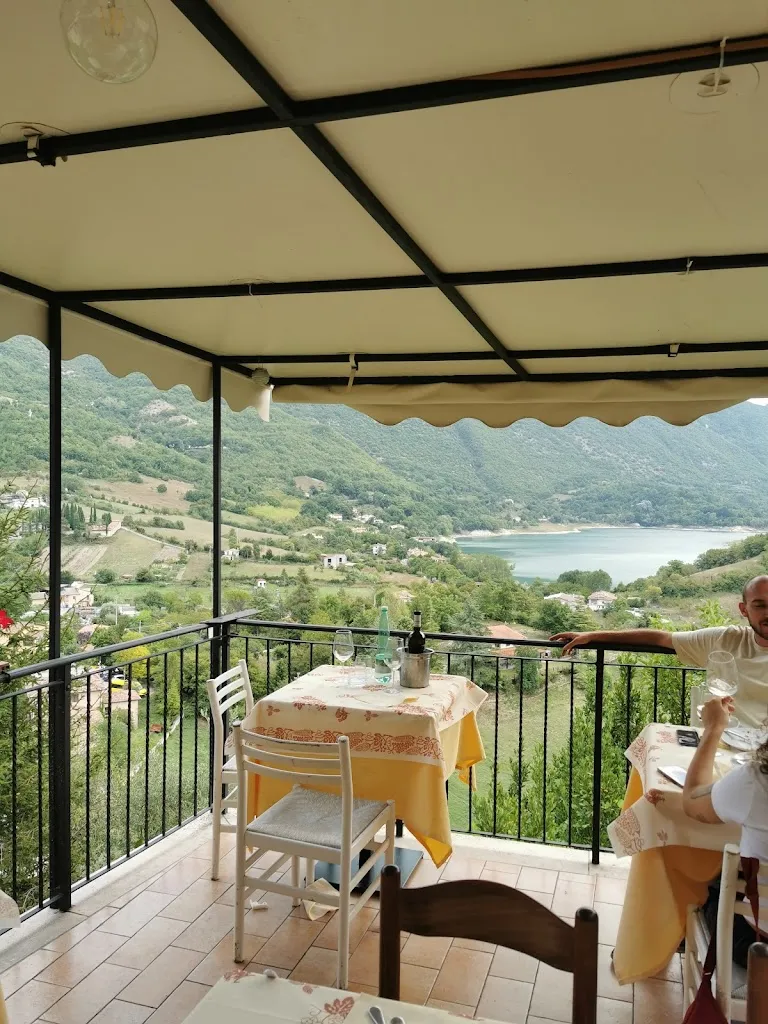 Home Restaurant L'Osteria di Bacco_Castel di Tora_slider_image_3