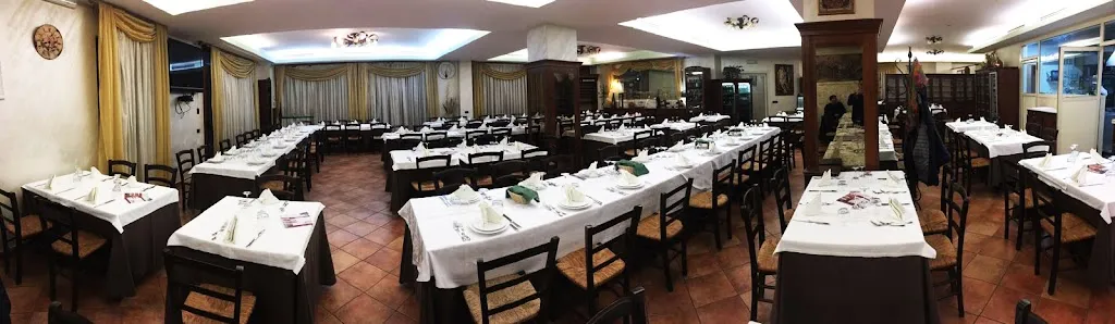 La Taverna Dei Ghiottoni restaurant in Castel Chiodato