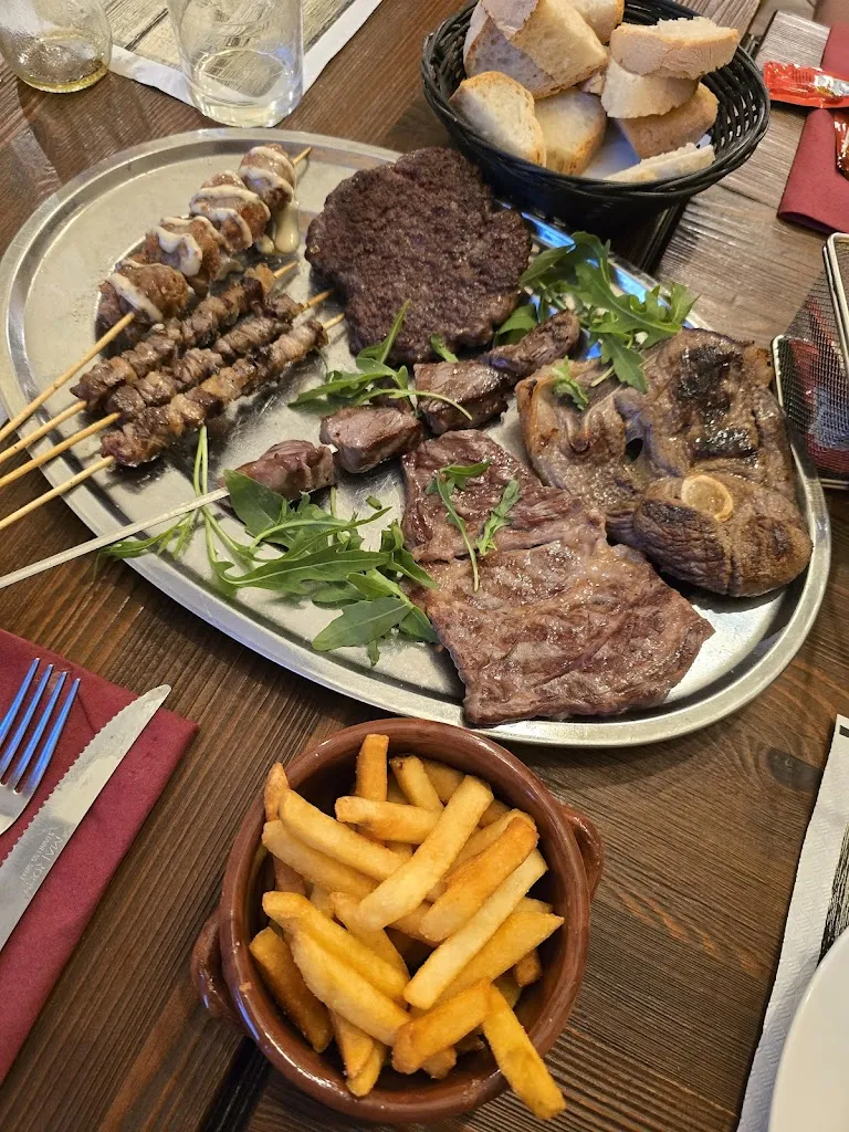 Aperi-Macelleria Tocci_Castel Chiodato_slider_image_3