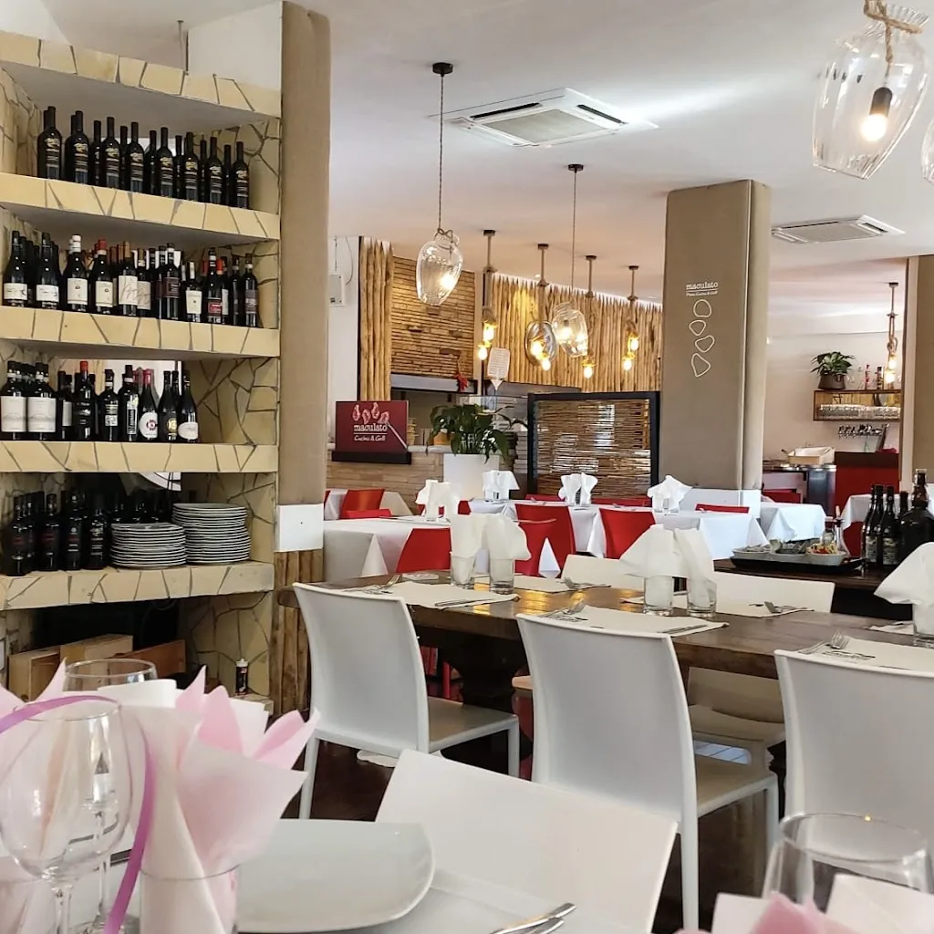Maculato Pizza, Cucina e Grill restaurant in Castel Chiodato