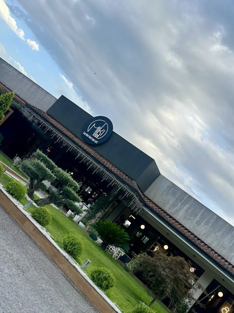 Crystal Gill_Miki Sushi Garden Restaurant_Cassino_recensione