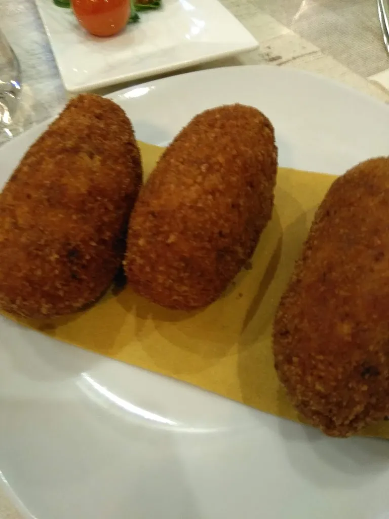 Mithu Sen_Ristoro del Colle_Castel Madama_review