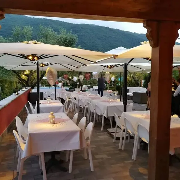 Agrivillage Santa Cecilia restaurant in Castel Madama