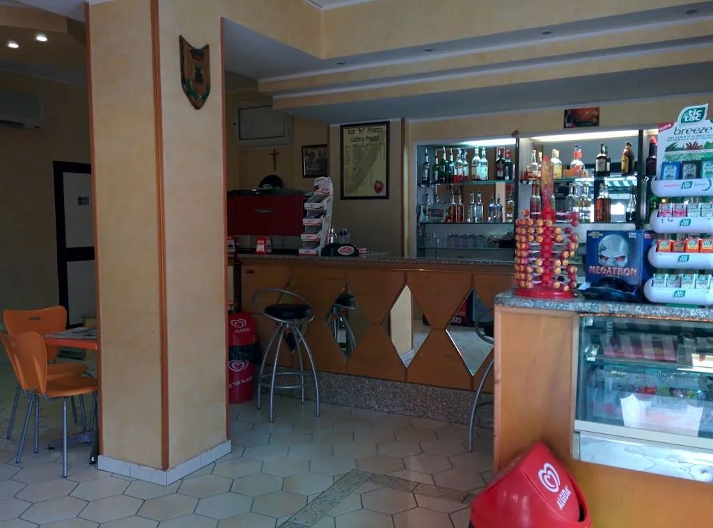 Bar In Piazza restaurant in Castelliri
