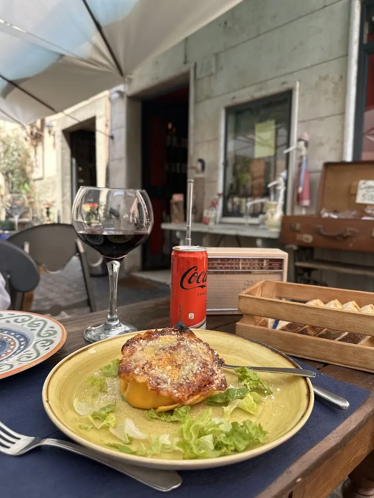 Vy Châu Phương_Arte e Vino_Castel Gandolfo_review