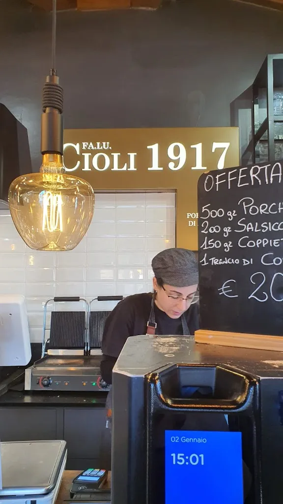 febrina Valentin_FA.LU.CIOLI Porchetta_Castel Gandolfo_review