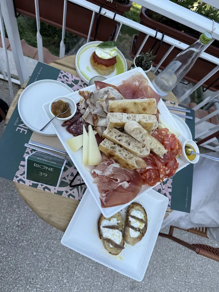 Erin Sweeney_Rione Castel Gandolfo_Castel Gandolfo_review