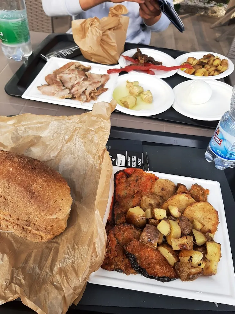 Katharina Marie Narosy_Zevini_Castel Gandolfo_review