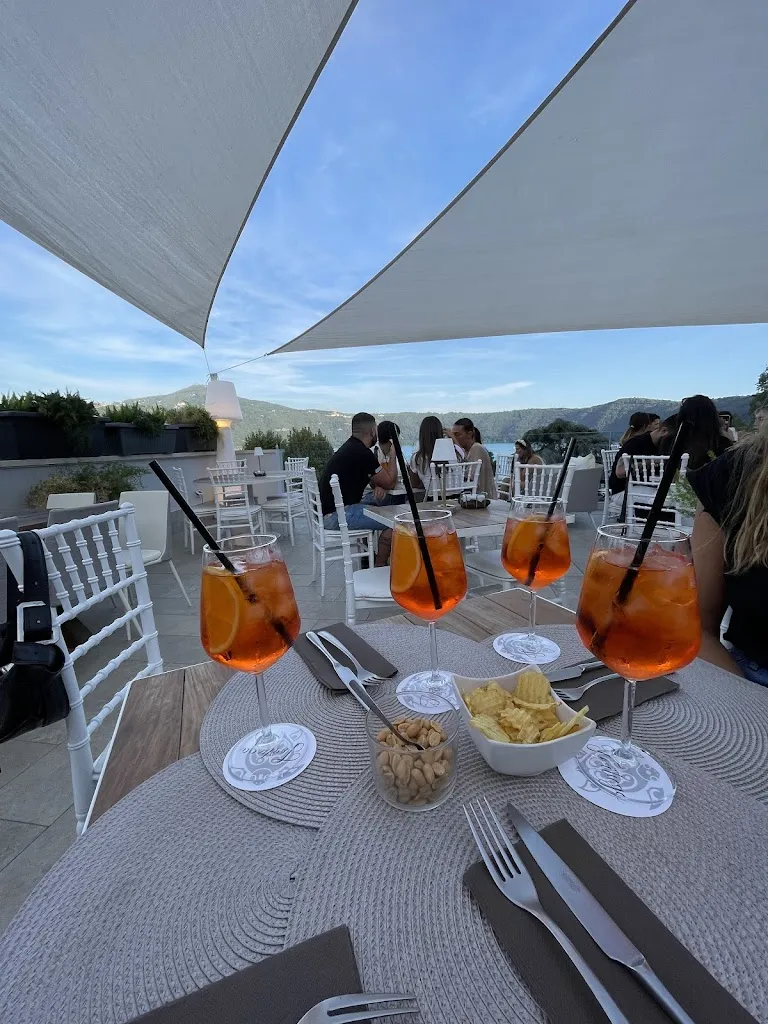 Charlotte Langhendries_Tortuga Roof_Castel Gandolfo_review