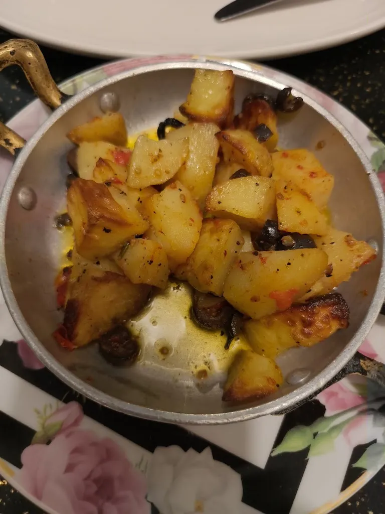 CPT ANDREAMASS_QHome_Castel Gandolfo_review