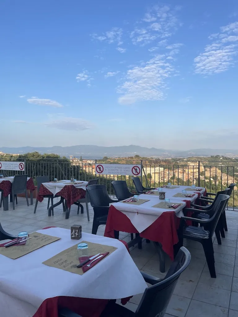 IO MANGIO trattoria&pizzeria restaurant in Castelnuovo di Porto