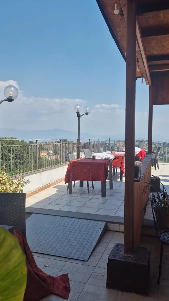 IO MANGIO trattoria&pizzeria_Castelnuovo di Porto_slider_image_2