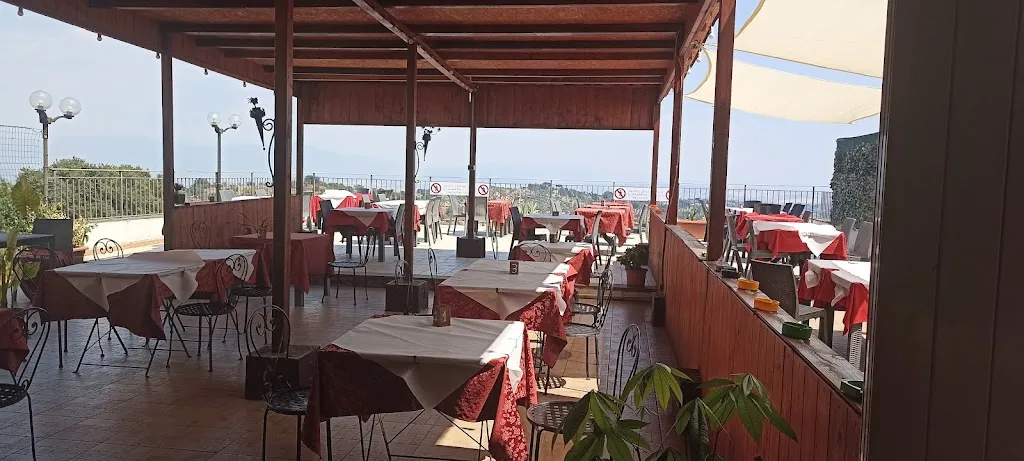 IO MANGIO trattoria&pizzeria_Castelnuovo di Porto_slider_image_3