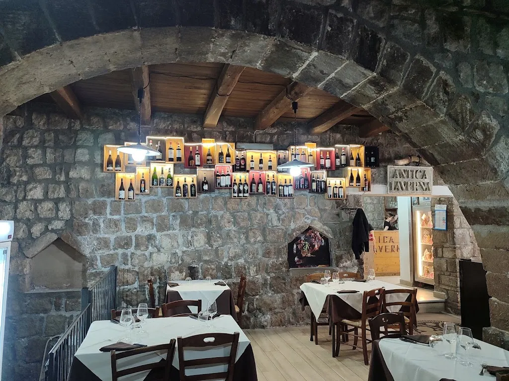 Antica Taverna restaurant in Cellere