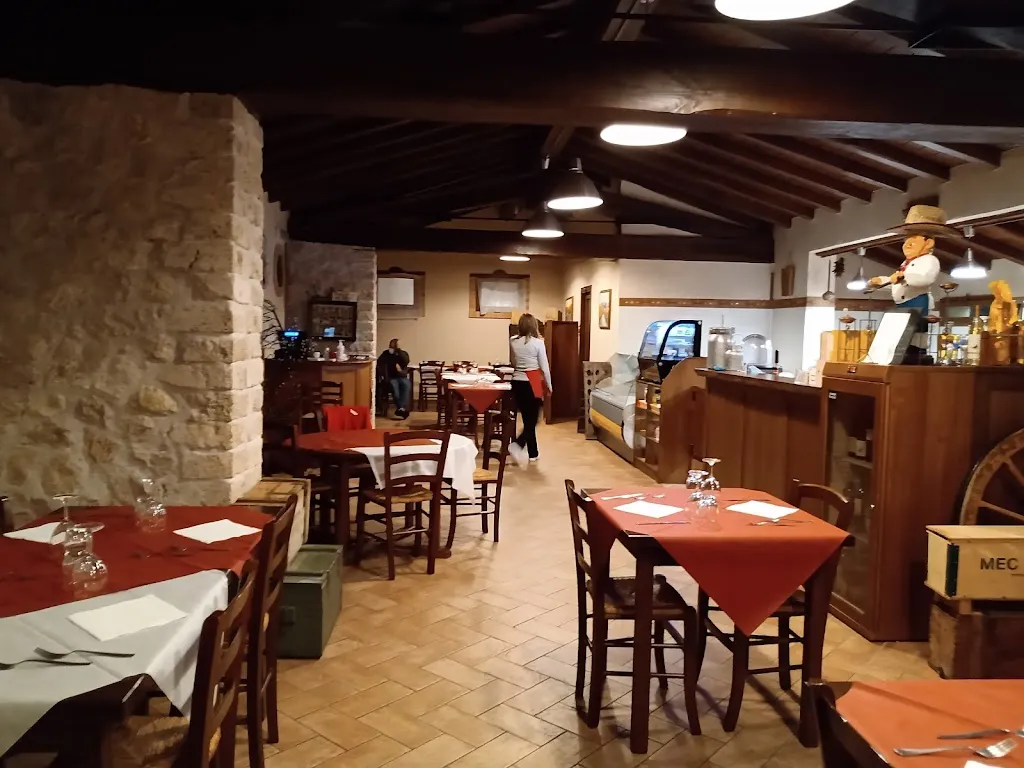 La Macera restaurant in Cerquotti-Madonna del Piano