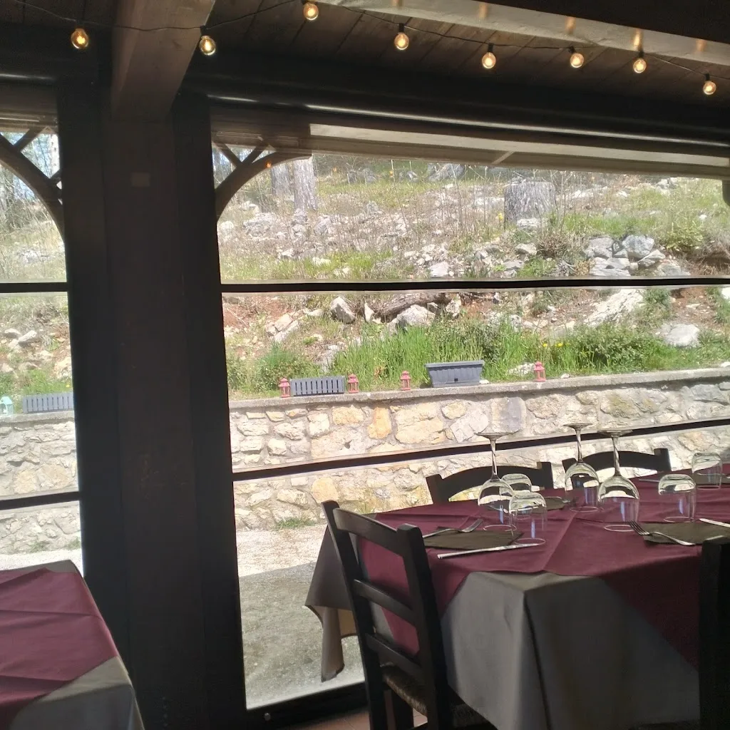 MARIAGRAZIA COLELLA_Locanda Fonte Martino_Cervara di Roma_recensione