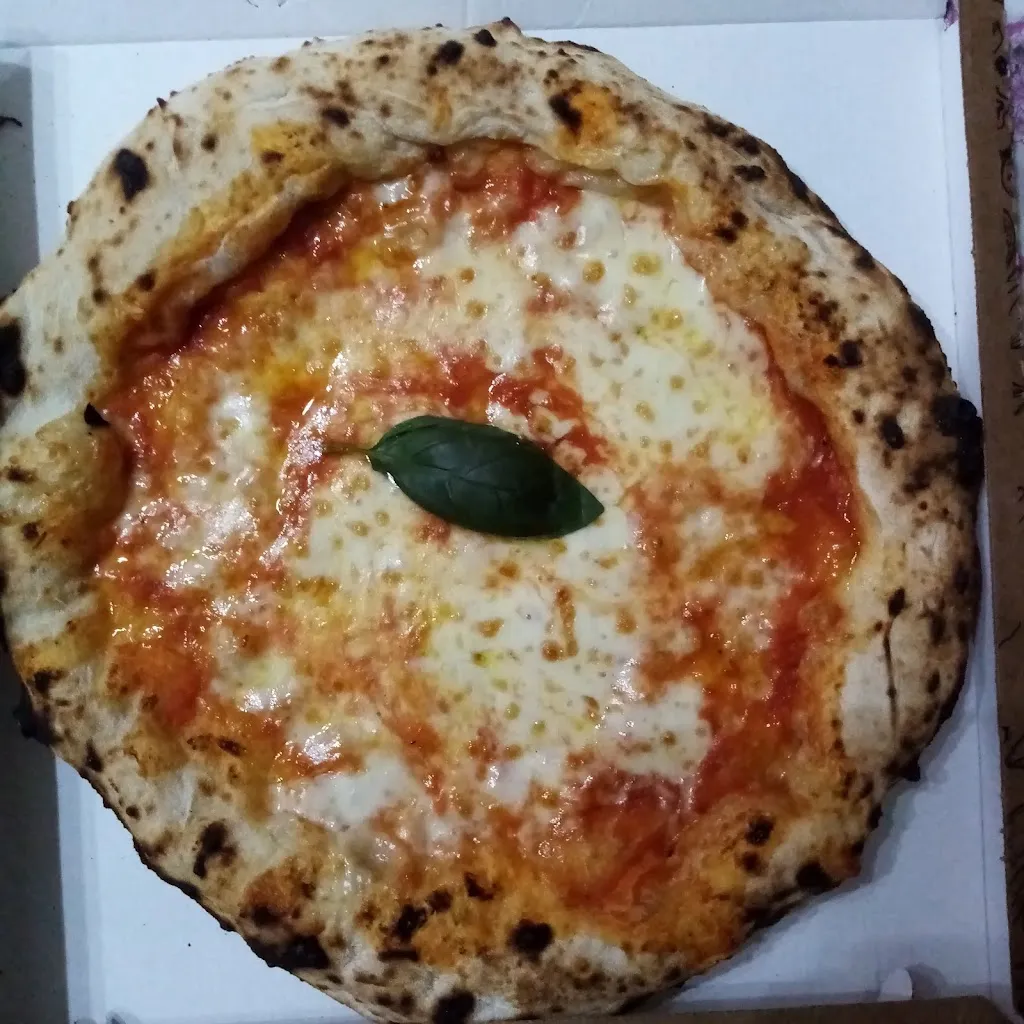 Francesco Blasio_100% pizza_Ceprano_review