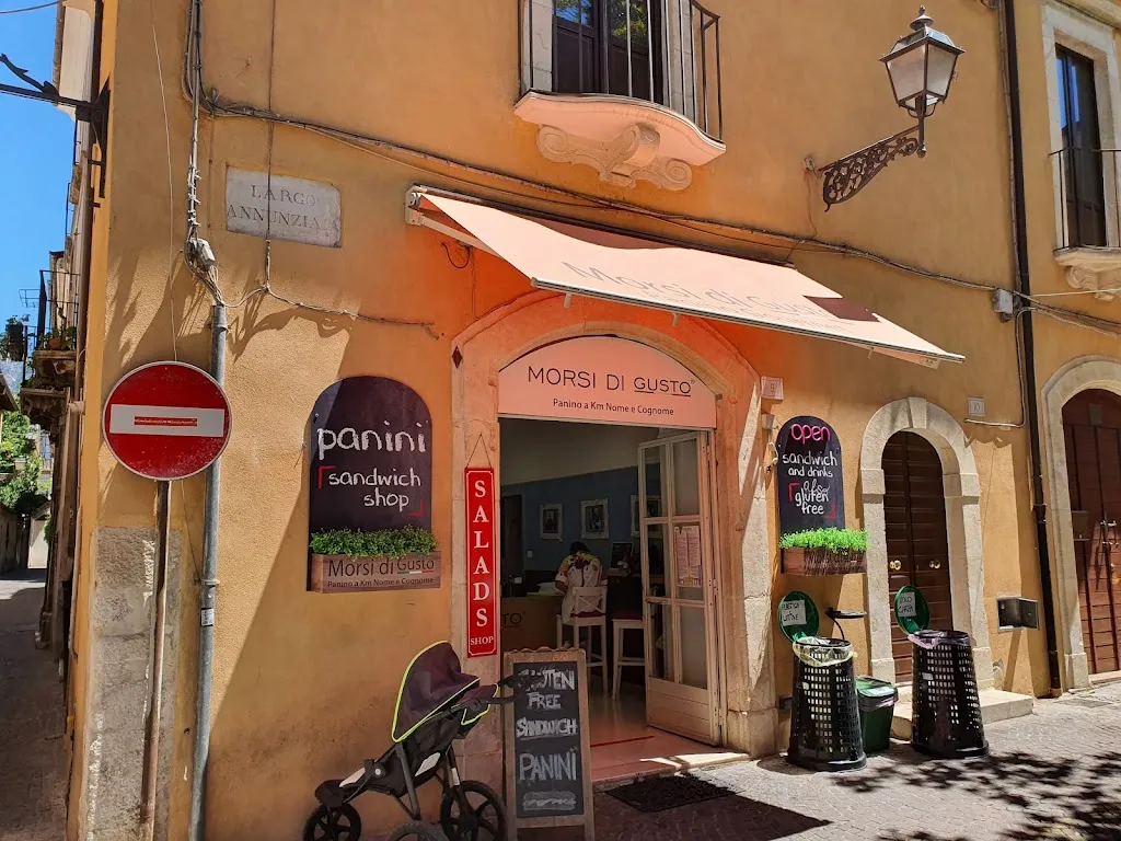 Morsi Di Gusto Panino a km nome e cognome restaurant in Sulmona