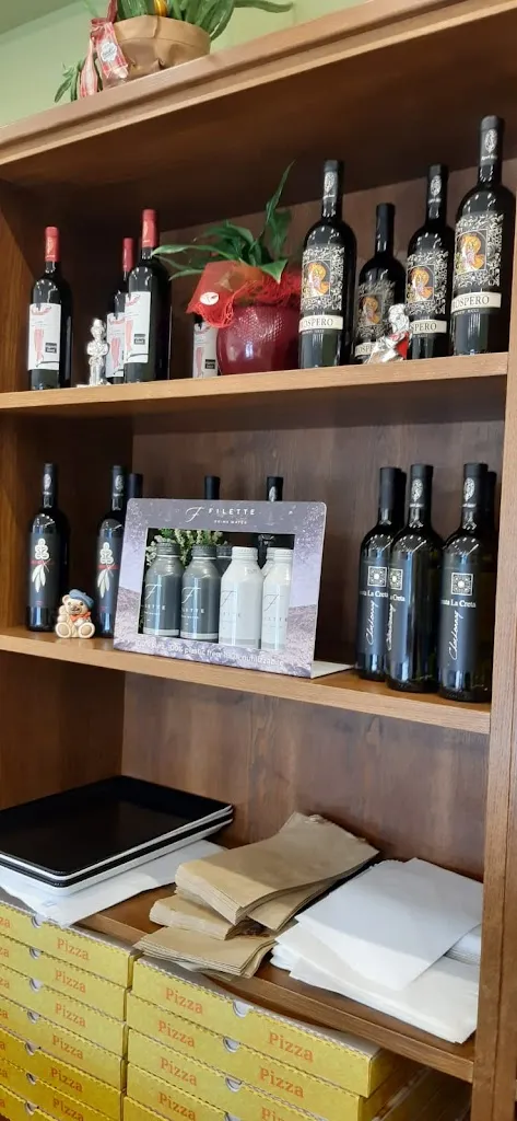 Le Bonta' Di Stracqualursi SRL restaurant in Ceprano