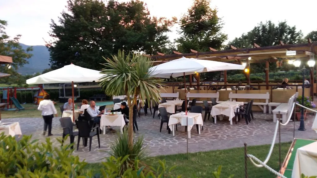 RISTORANTE Moulin Rouge Village_Ceprano_slider_image_1