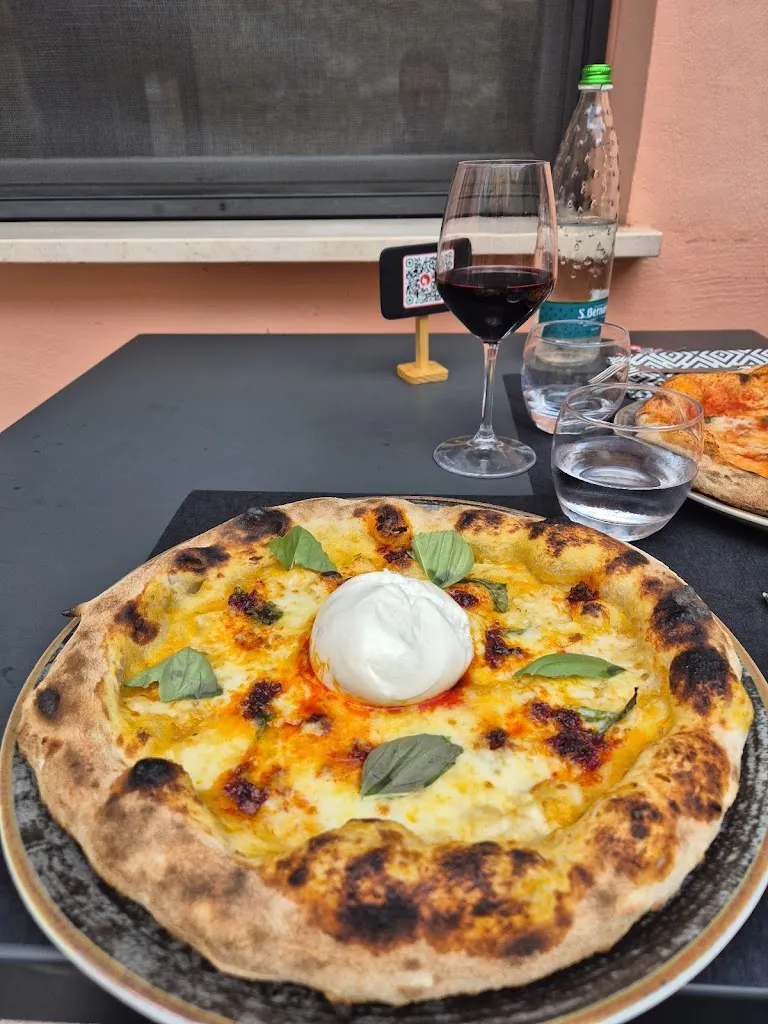 Pizzeria Friggitoria Artigianale Bella 'Mbriana_Sulmona_slider_image_2