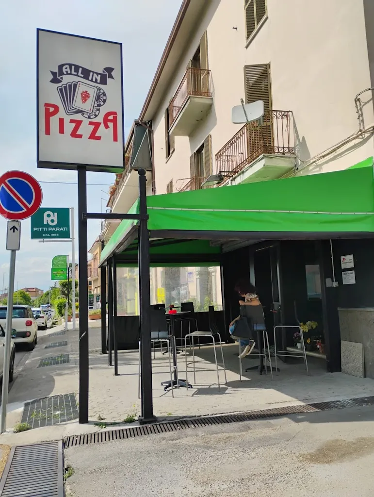 All in pizza restaurant in Ceccano