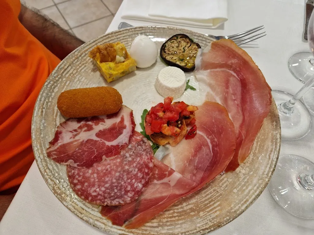 Ristorante Pizzeria da Scutumella_Cervaro_slider_image_2