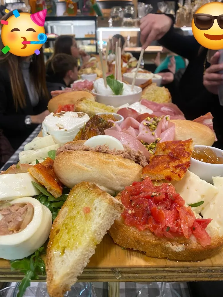 Amerigo Graia_Fattoria Cavalieri Civita Castellana.. Non solo bottega!_Civita Castellana_review