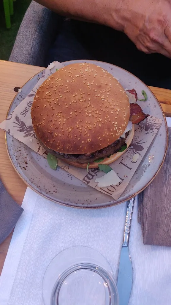 Jacqueline Bartolo_Crystal The Bone Steakhouse_Cerveteri_review