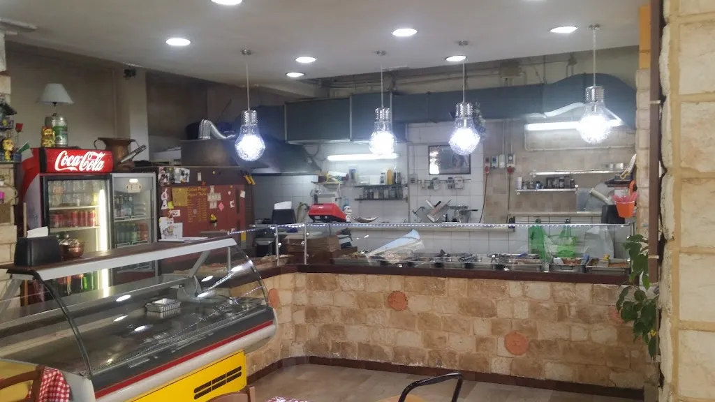 Pizzeria Monte Bianco restaurant in Colle Verde