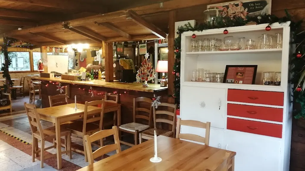 L' Oasi Del Goloso restaurant in Colle Mainello