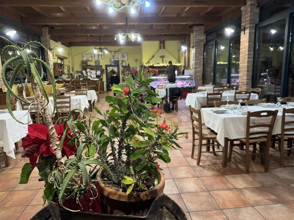 Le Fontanelle Restaurant, Butcher and Meat Curer restaurant in Contigliano