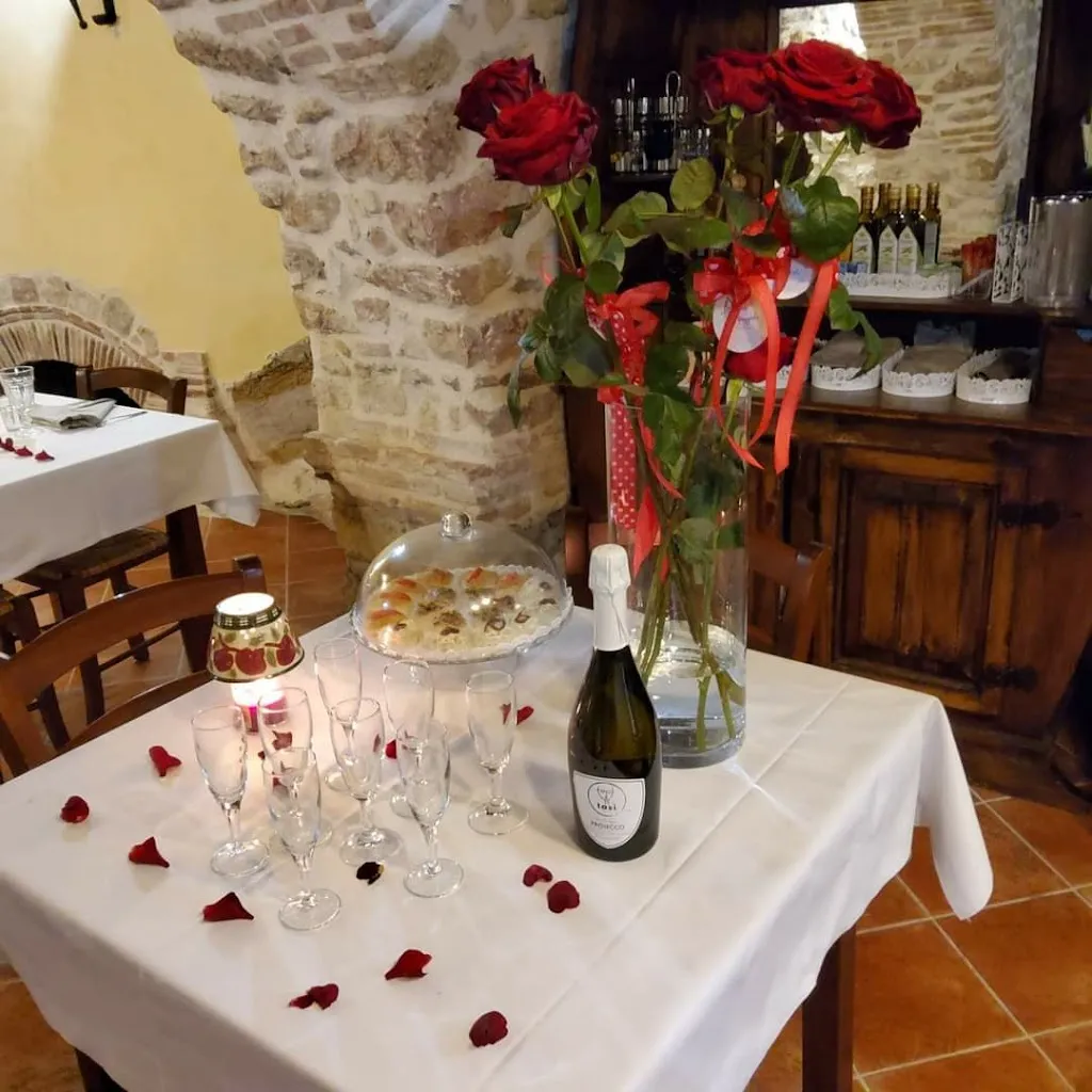 Osteria Il filo rosso di coralli restaurant in Contigliano